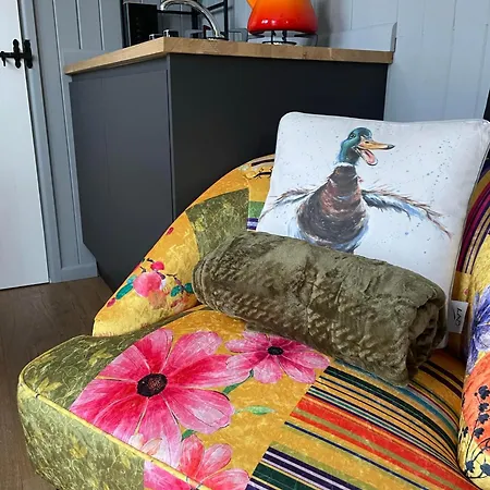 Rusty Duck Retreat Shepherds Hut Shedfield Exterior photo