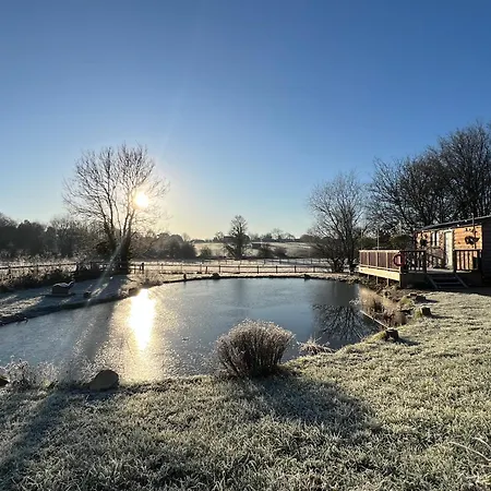 Rusty Duck Retreat Shepherds Hut Shedfield Exterior photo